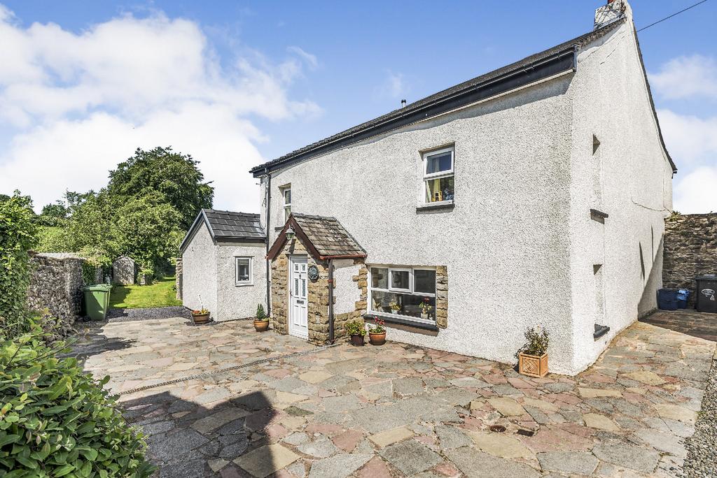 Jones's Yard, Burton in Kendal, LA6 5 bed detached house for sale £