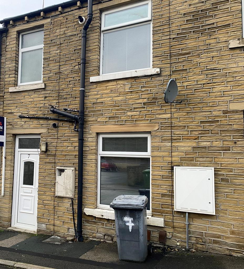 Pollard Street, Huddersfield HD2 1 bed terraced house £500 pcm (£115 pw)