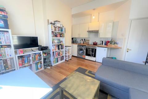 1 bedroom flat to rent, Belmont Road, Turnpike Lane, N15