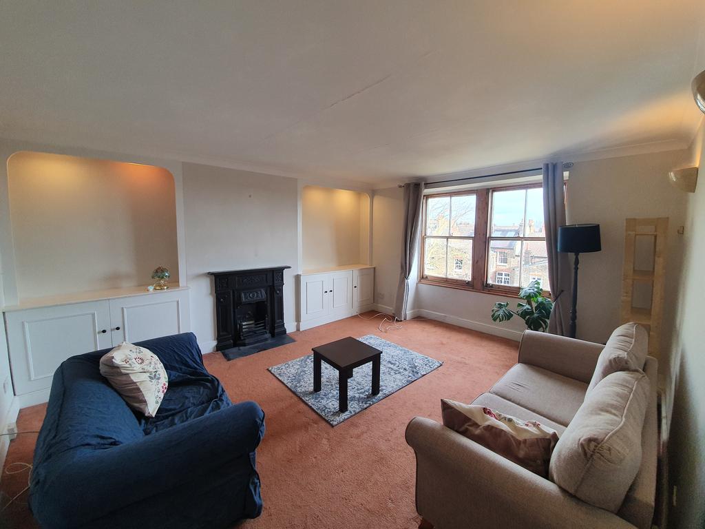 Oakfield Road, London N4 2 bed flat to rent £1,500 pcm (£346 pw)