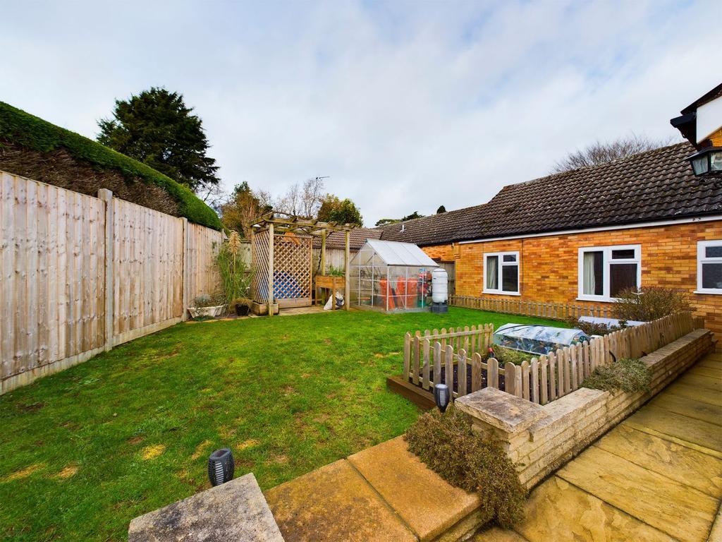 Church Hill, Ravensthorpe, Northampton NN6 8EP 4 bed detached bungalow