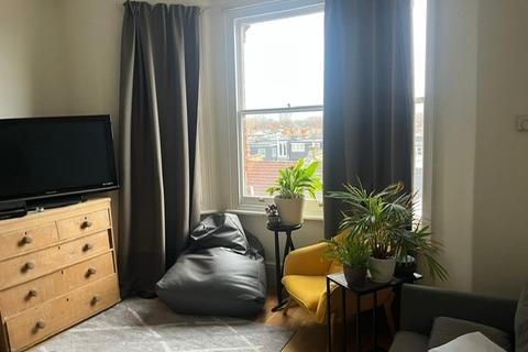 2 bedroom flat to rent, Kingwood Road, London, Greater London, SW6