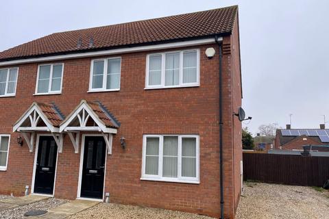 3 bedroom semi-detached house to rent, Hermitage Close, Wisbech