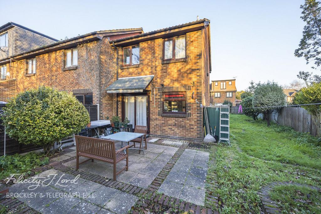 Tarragon Close, London, SE14 3 bed terraced house for sale £750,000
