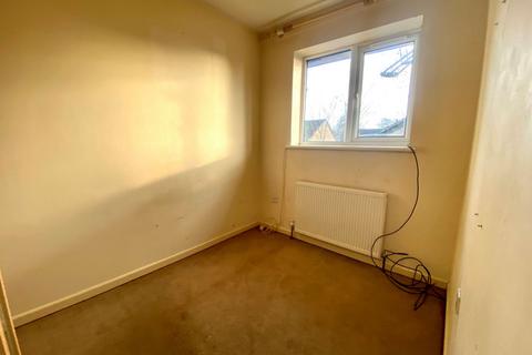 43 Dore Close, Northampton, NN3 8PZ