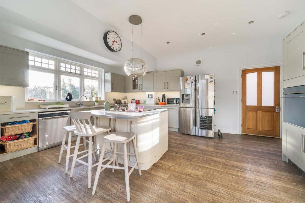 Oakhill Road, Beckenham 8 bed detached house £2,000,000
