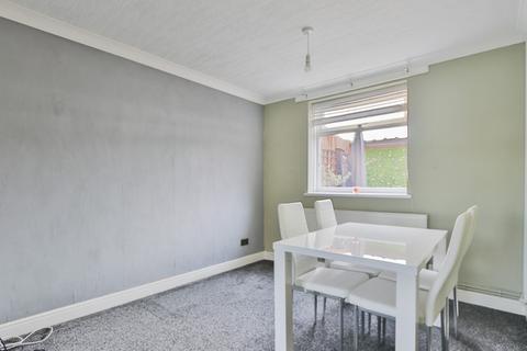 14 Blythorpe, Hull, HU6 9HG