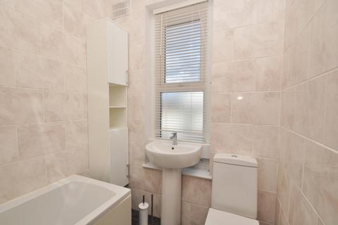 2 bedroom apartment to rent - Cumnor Road Sutton SM2
