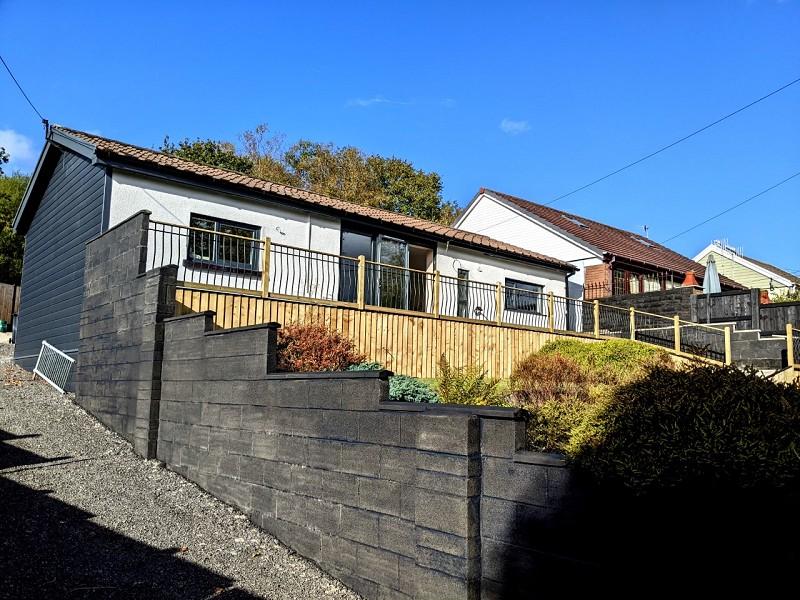 Waungron, Glynneath, Neath, Neath Port Talbot. 3 bed detached bungalow