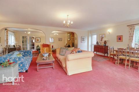 Braeside Johns Road, Tatsfield, Westerham, TN16 2AP
