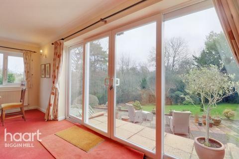 Braeside Johns Road, Tatsfield, Westerham, TN16 2AP
