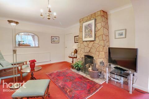 Braeside Johns Road, Tatsfield, Westerham, TN16 2AP
