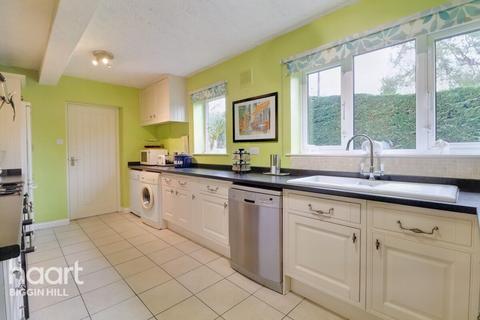 Braeside Johns Road, Tatsfield, Westerham, TN16 2AP