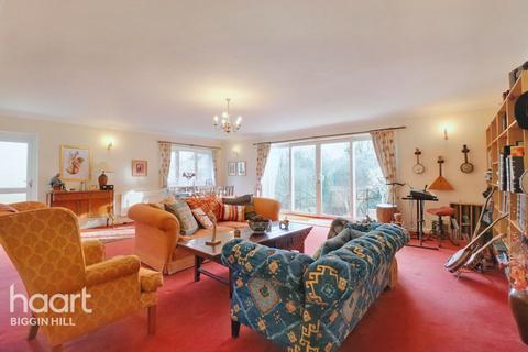 Braeside Johns Road, Tatsfield, Westerham, TN16 2AP