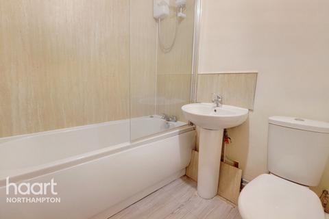 38 Bordeaux Close, Northampton, NN5 6YR