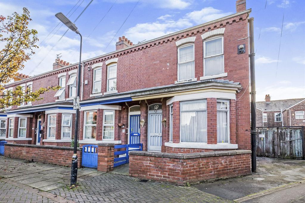 Premier Street, Old Trafford, Manchester, M16 3 bed end of terrace