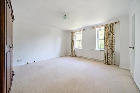 6 bedroom detached house to rent, Pine Walk, Cobham, Surrey, KT11