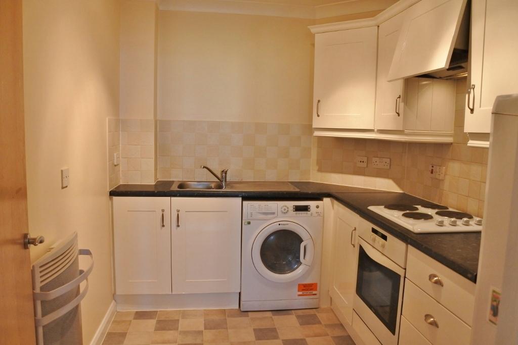 Crown Heights, Alencon Link, Basingstoke, RG21 2 bed flat £1,100 pcm