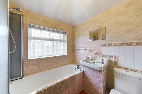 15 Orchard Close, Ruislip, HA4 7LR