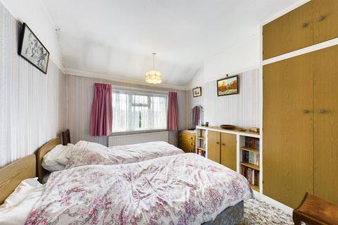 15 Orchard Close, Ruislip, HA4 7LR