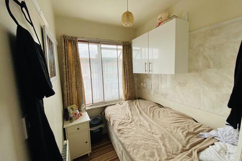 31 Clifford Road, Hounslow, TW4 7LS