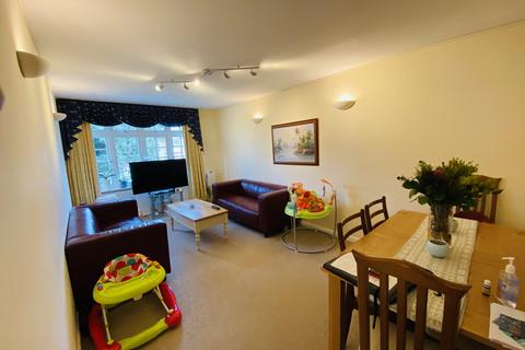 2 bedroom flat for sale - Copper Beeches, 6, Witham Road, ISLEWORTH, TW7 4AW