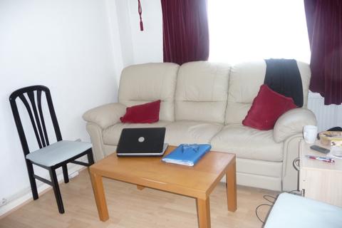 2 bedroom flat for sale, Great West Road, TW5