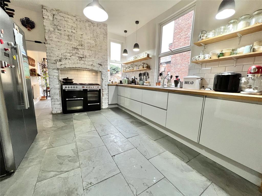 lowfield-road-stockport-sk2-5-bed-terraced-house-425-000