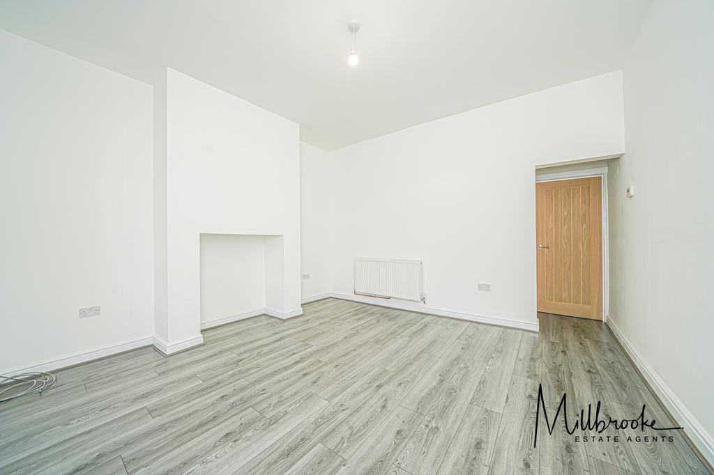 Chaddock Lane, Boothstown, Manchester, M28 2 bed terraced house £900
