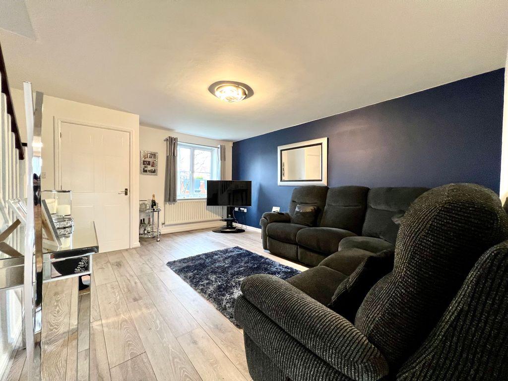 Lingfield Close, Netherton, Liverpool... 3 bed end of terrace house £