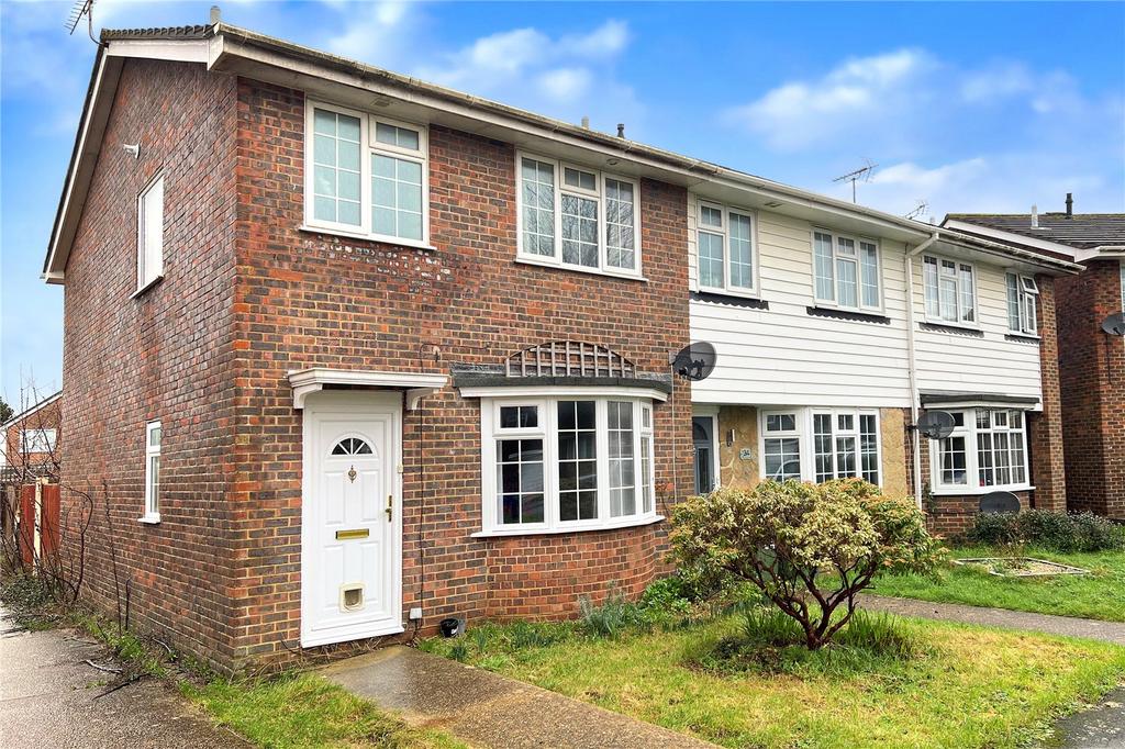 Merryfield Crescent, Angmering, West Sussex 3 bed end of terrace house