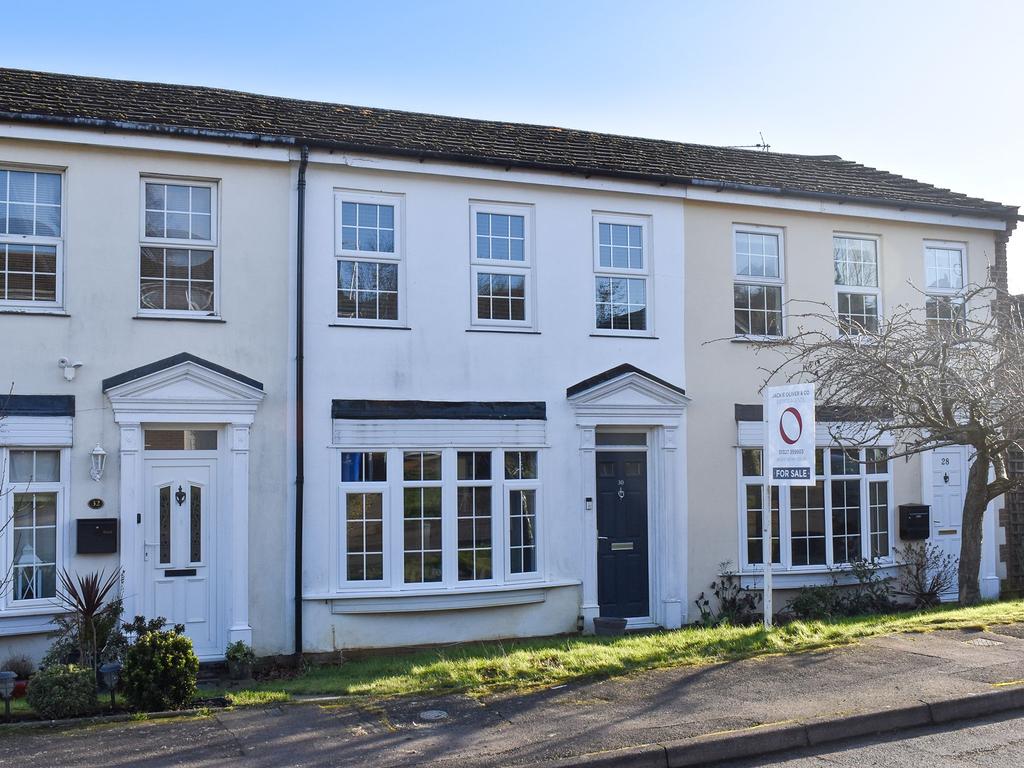 Simons Walk, Pattishall, NN12 2 bed terraced house for sale £225,000