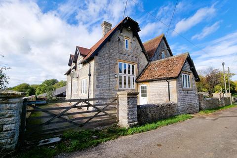 3 bedroom end of terrace house to rent, East Pennard BA4
