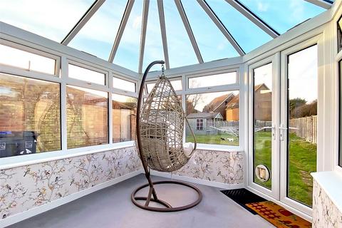 4 Birkdale Close, Worthing, BN13 2RD