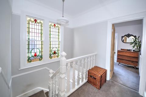 28 The Mall, London, N14 6LN