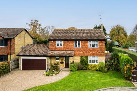 17 Ash Close, Lingfield, RH7 6HQ