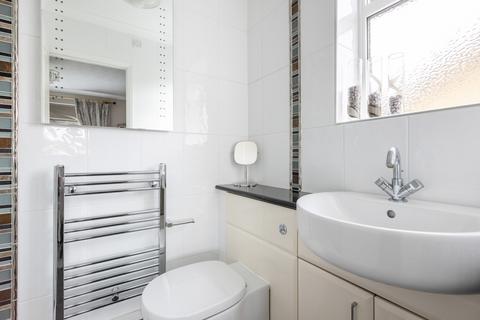 17 Ash Close, Lingfield, RH7 6HQ