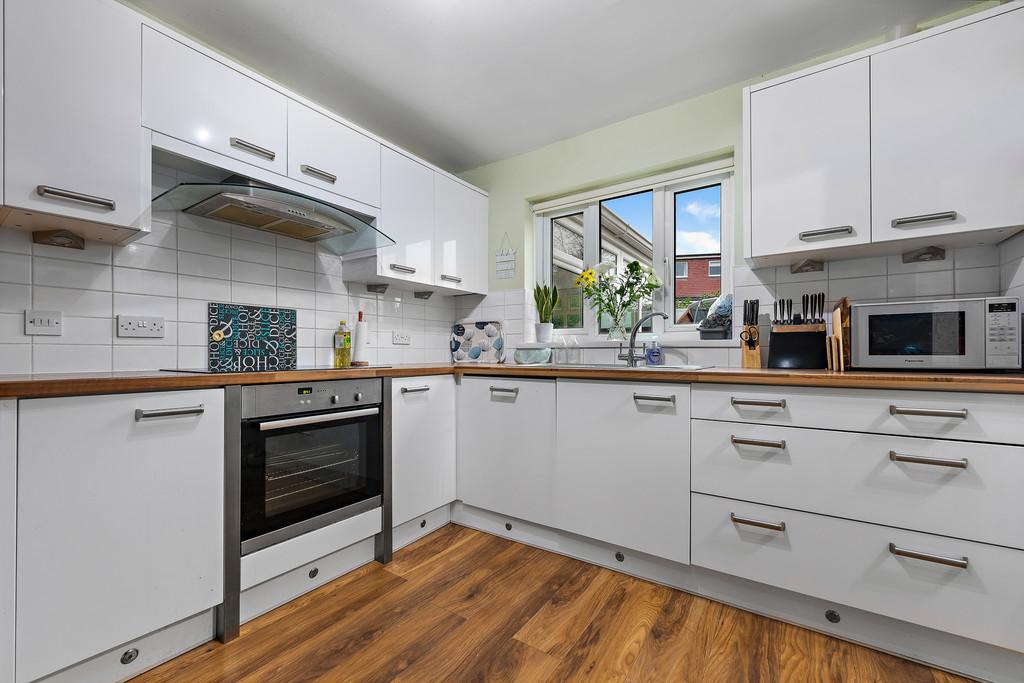 Maes Y Crofft, 4 bed detached house for sale £425,000