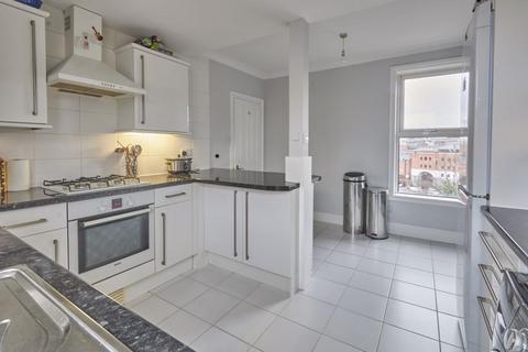 24c Blackall Road, Exeter, EX4 4HE