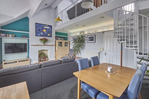 24c Blackall Road, Exeter, EX4 4HE