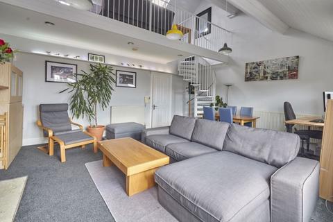 24c Blackall Road, Exeter, EX4 4HE