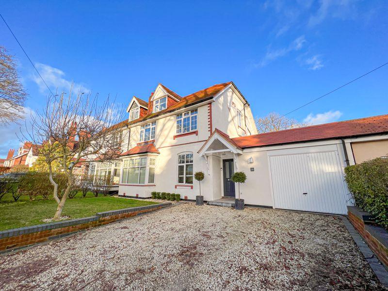 Middleton Road, Streetly, Sutton... 5 bed semidetached house £725,000