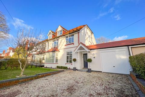 24 Middleton Road, Streetly, Sutton Coldfield, B74 3EU