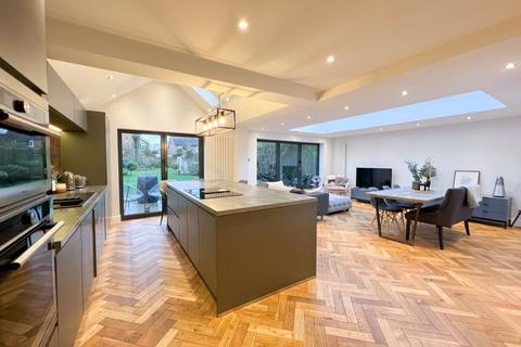24 Middleton Road, Streetly, Sutton Coldfield, B74 3EU