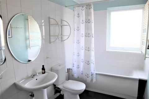 16 Stokes Road, London, E6 3SB