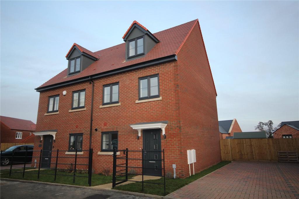 Grand Union Way, Weedon, Northampton... 3 bed semidetached house £