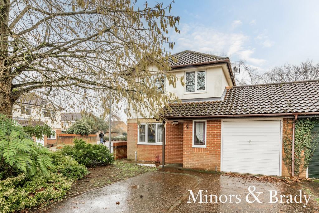 Juniper Way, Taverham 3 bed detached house for sale £290,000