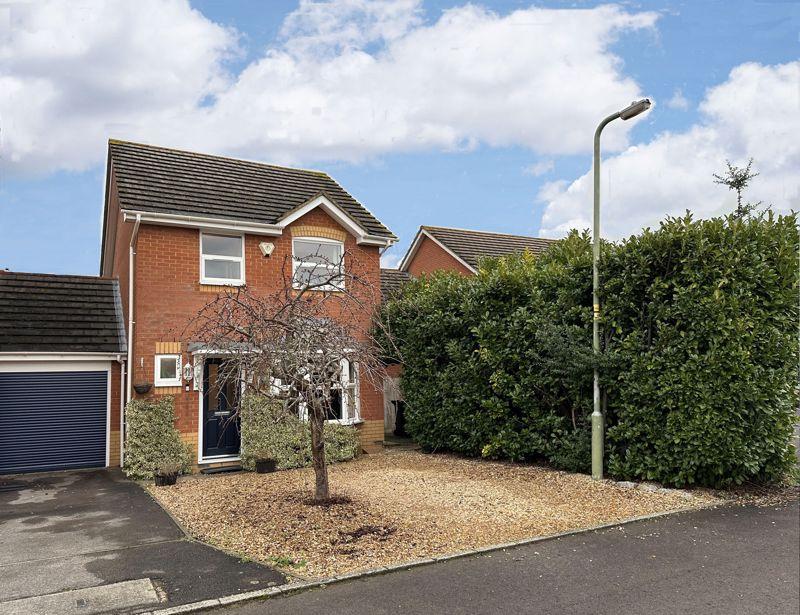 Jordan Close, Didcot 4 bed link detached house £400,000