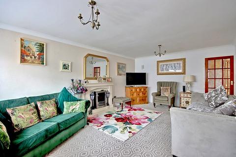 2 bedroom bungalow for sale - Yew Tree Lane, Fernhill Heath, Worcester, WR3