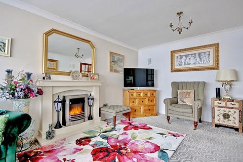 2 bedroom bungalow for sale - Yew Tree Lane, Fernhill Heath, Worcester, WR3